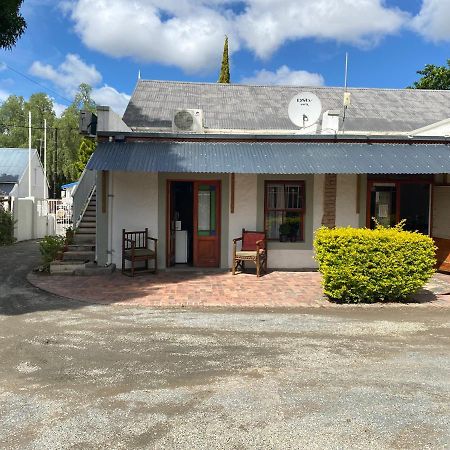 روبرتسون Leo Guest House المظهر الخارجي الصورة